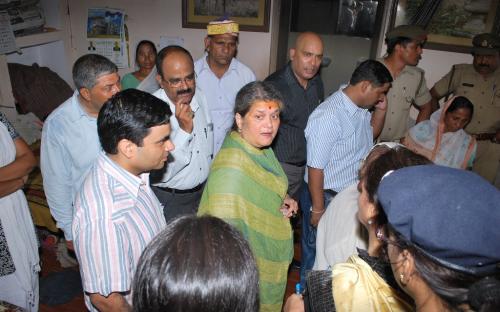 Ms. Mamta Sharma, Hon'ble Chairperson, NCW and Ms. Nirmala Samant Prabhavalkar, Hon’ble Member, NCW with other enquiry committee members visited Vrindavan 