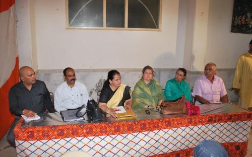 Ms. Mamta Sharma, Hon'ble Chairperson, NCW and Ms. Nirmala Samant Prabhavalkar, Hon’ble Member, NCW with other enquiry committee members visited Vrindavan 