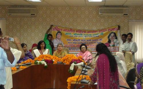 A group of women from Muraina, Madhya Pradesh visited the Commission and met Hon’ble Chairperson