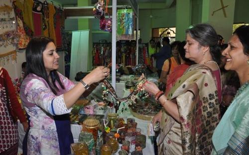 Ms. Mamta Sharma, Hon’ble Chairperson, NCW inaugurated the 14th Annual Exhibition Cum Sale “Diwali Extravaganza” at Birla Auditorium Museum Hall, Jaipur