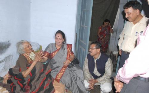 Mrs. Nirmala Samant Prabhavalkar visited Varanasi as per the National Commission for Women’s mandate to assess the infrastructure and living conditions of the inmates of the government run dwelling places for women