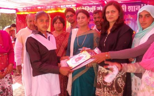 Ms. Shamina Shafiq, Member, NCW attended a sammelan on “Beeti Bachov” organised by Gram Panchayat Chiriya & Beti Desh ki Shaan Foundation (Regd) Bhiwani (HR) at Govt Girls Sr. Sec. School, Village Chiriya, Distt Bhiwani (HR) on 9th December