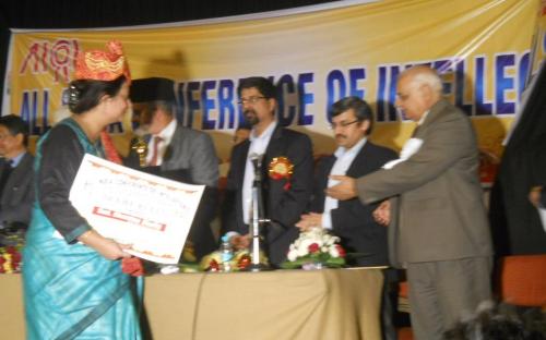 Member Mrs. Shamina Shafiq was conferred upon “DELHI RATAN” award by Hon. H.S. Brahma, Election Commissioner of India who was also the Chief Guest during a conference on “Challenges of the Democracy today & Role of Intellectuals” on 16th Dec,12