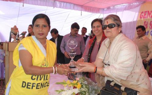 Ms. Mamta Sharma, Chairperson, NCW and Dr. Charu WaliKhanna, Member, NCW attended a program on Gender equality awareness and sensitization program for parents in slum area of Delhi