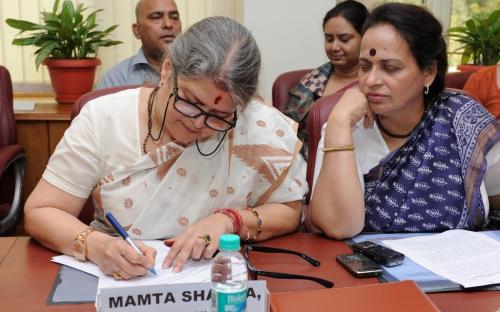 NCW signed an MoU with HUDCO to improve living conditions of destitute women