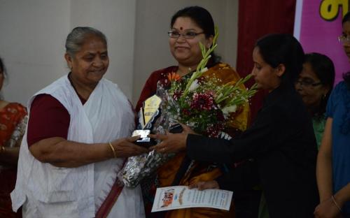 Ms Hemlata Kheria, Member, NCW chaired a programme organised by Lal Bahadur Shastri Bal Vatika School at Ghaziabad on the occasion of International Women’s Day