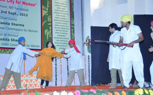 Smt. Mamta Sharma, Hon’ble Chairperson, NCW was the chief guest at the launching of the campaign “Building a Safe City for Women”