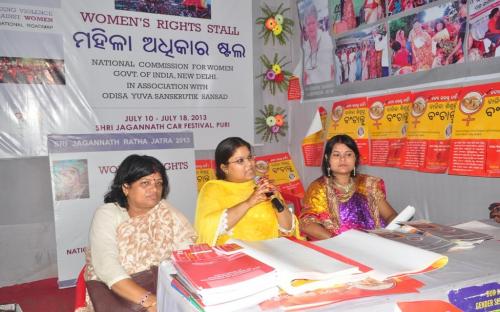 Ms Hemlata Kheria, Member, NCW visited 10-day NCW Stall hosted for the famous Jagannath Ratha Yatra