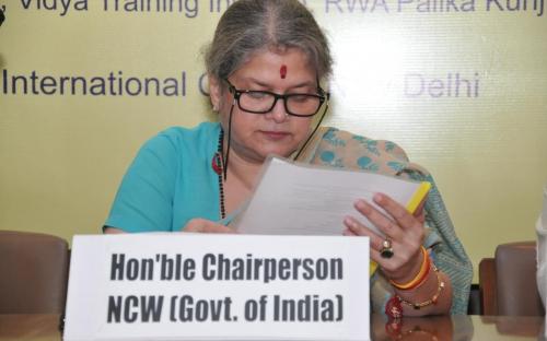 Smt. Mamta Sharma, Hon’ble Chairperson, NCW was Chief Guest and Dr. Charu WaliKhanna, Member, NCW was the Guest of Honour at the inauguration of Seminar on ‘Burning Issues related to the Women and Girls’