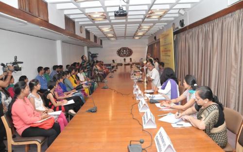 Smt. Mamta Sharma, Hon’ble Chairperson, NCW was Chief Guest and Dr. Charu WaliKhanna, Member, NCW was the Guest of Honour at the inauguration of Seminar on ‘Burning Issues related to the Women and Girls’