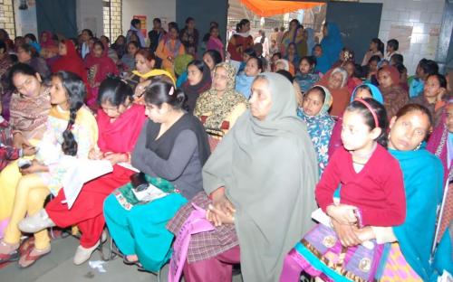 Dr. Charu WaliKhanna, Member, NCW was Chief Guest at the Legal Awareness Programme for women organised by Mahila Prayas Jagriti Mission, Trilok Puri, Delhi