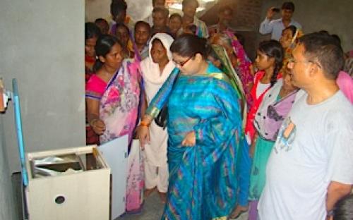 Ms. Hemlata Kheria, Member, NCW inaugurated Maa Savitri Bai Phule Mahila Swavlamban Kendra at Malwabar Musahaar Basti