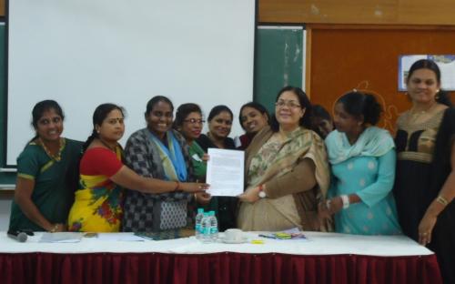 Smt. Lalitha Kumaramangalam, Hon’ble Chairperson, NCW with community representatives and sex workers living with HIV at New Delhi