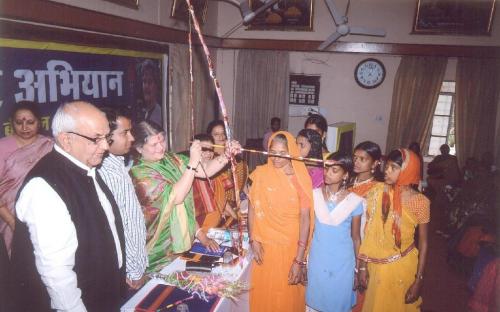 Hon’ble Chairperson attended “Mahila Adhikar Abhiyan” organized by Shri Aasra Vikas Sansthan in collaboration with NCW